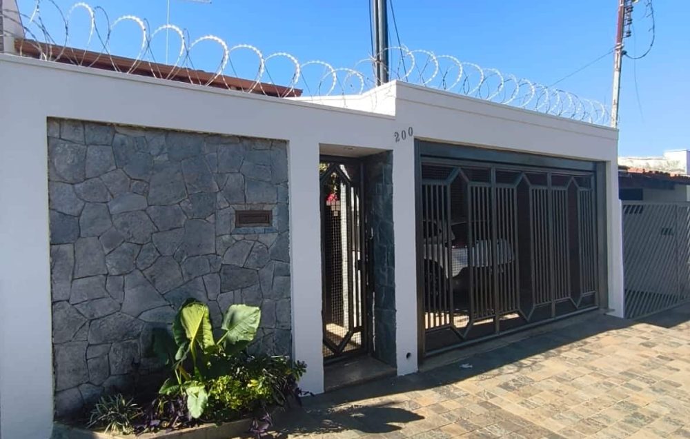 Rua Daniel Xavier 200, centro Araguari Mg (8)